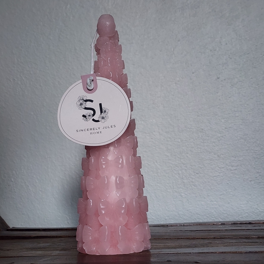 NWT Viral Pink Bow Tree Candle 8"